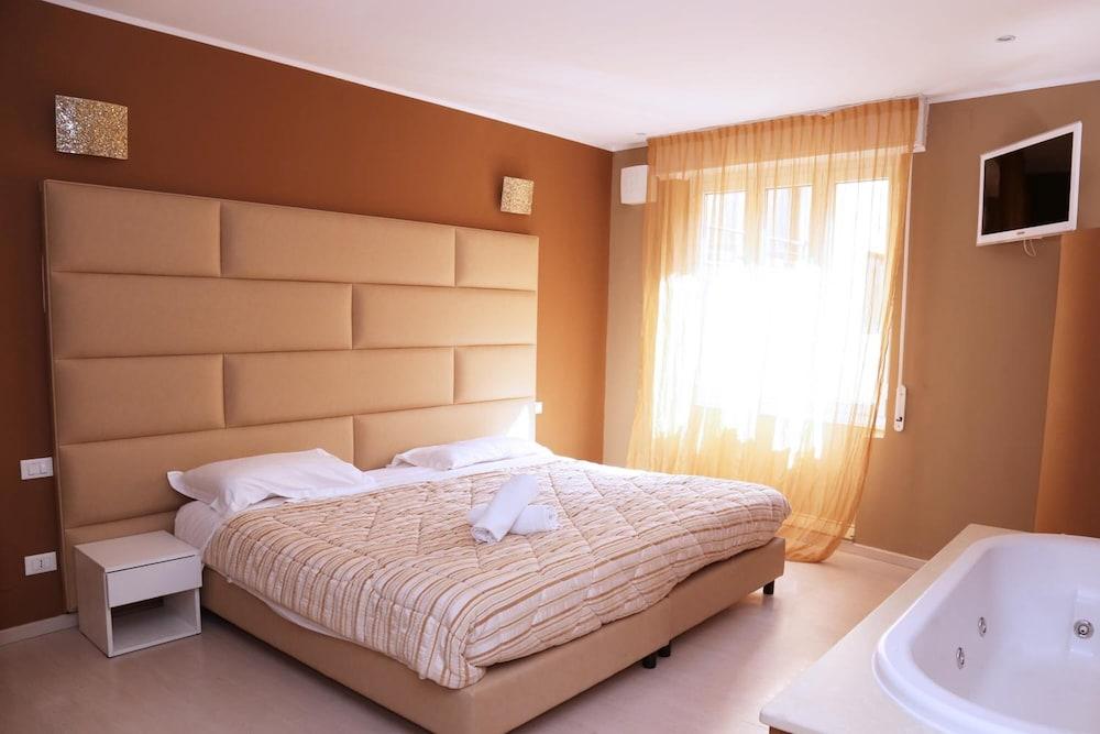 Hotel Globo Suite-Correnti Hotels Sanremo Exterior photo